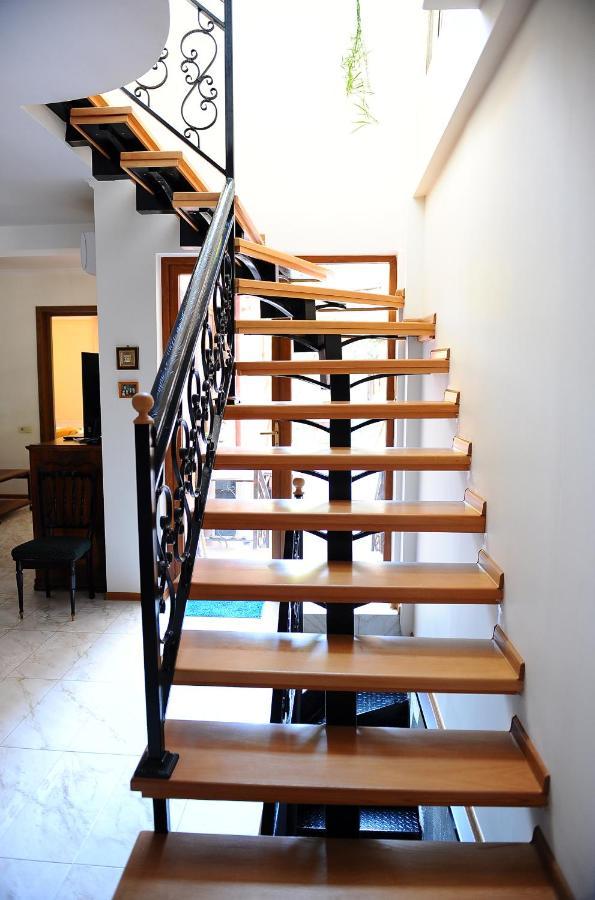 Janika Apartments Тбілісі Екстер'єр фото