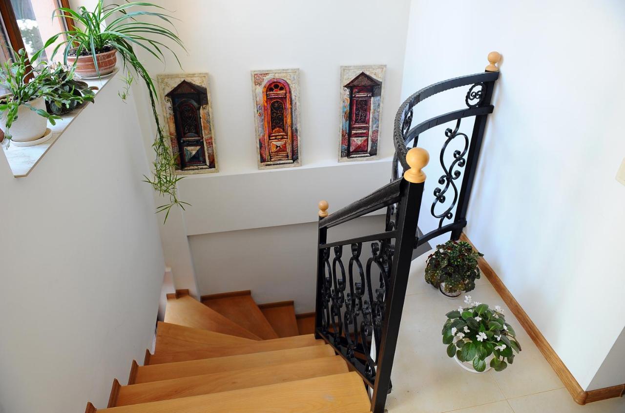 Janika Apartments Тбілісі Екстер'єр фото