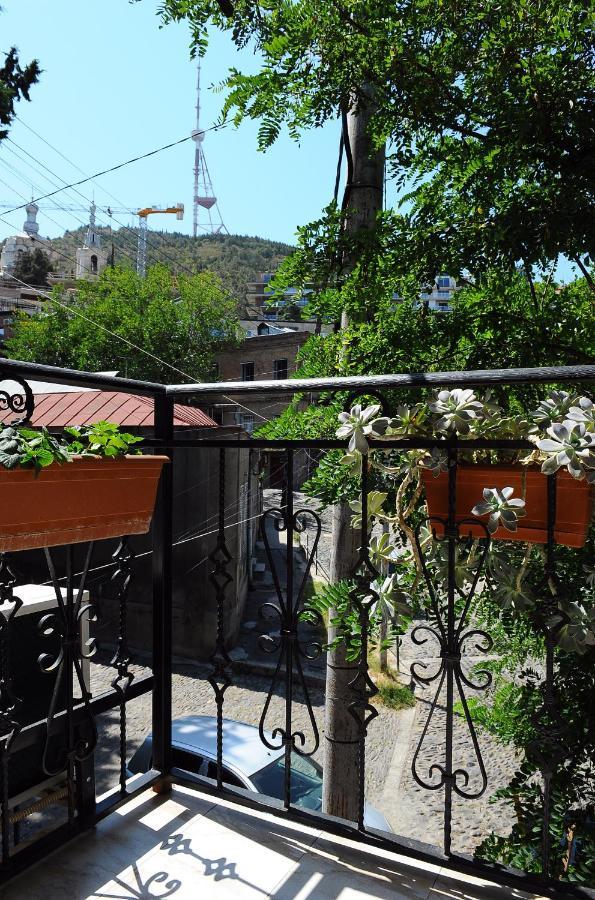 Janika Apartments Тбілісі Екстер'єр фото