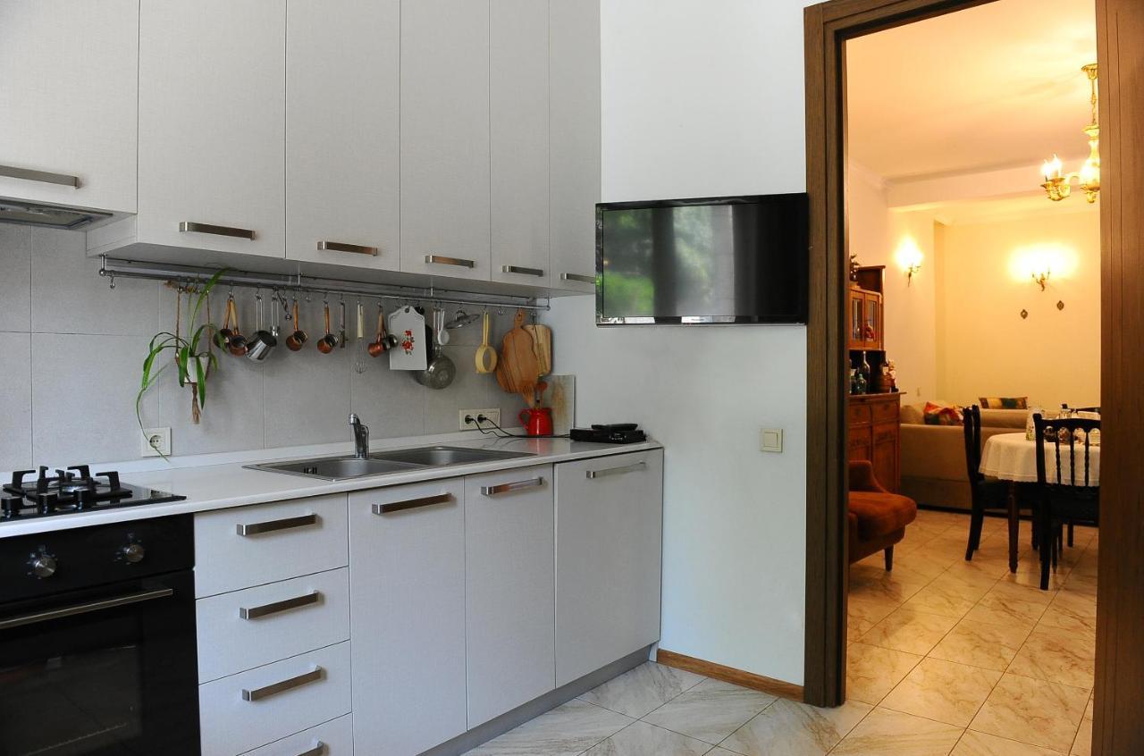 Janika Apartments Тбілісі Екстер'єр фото